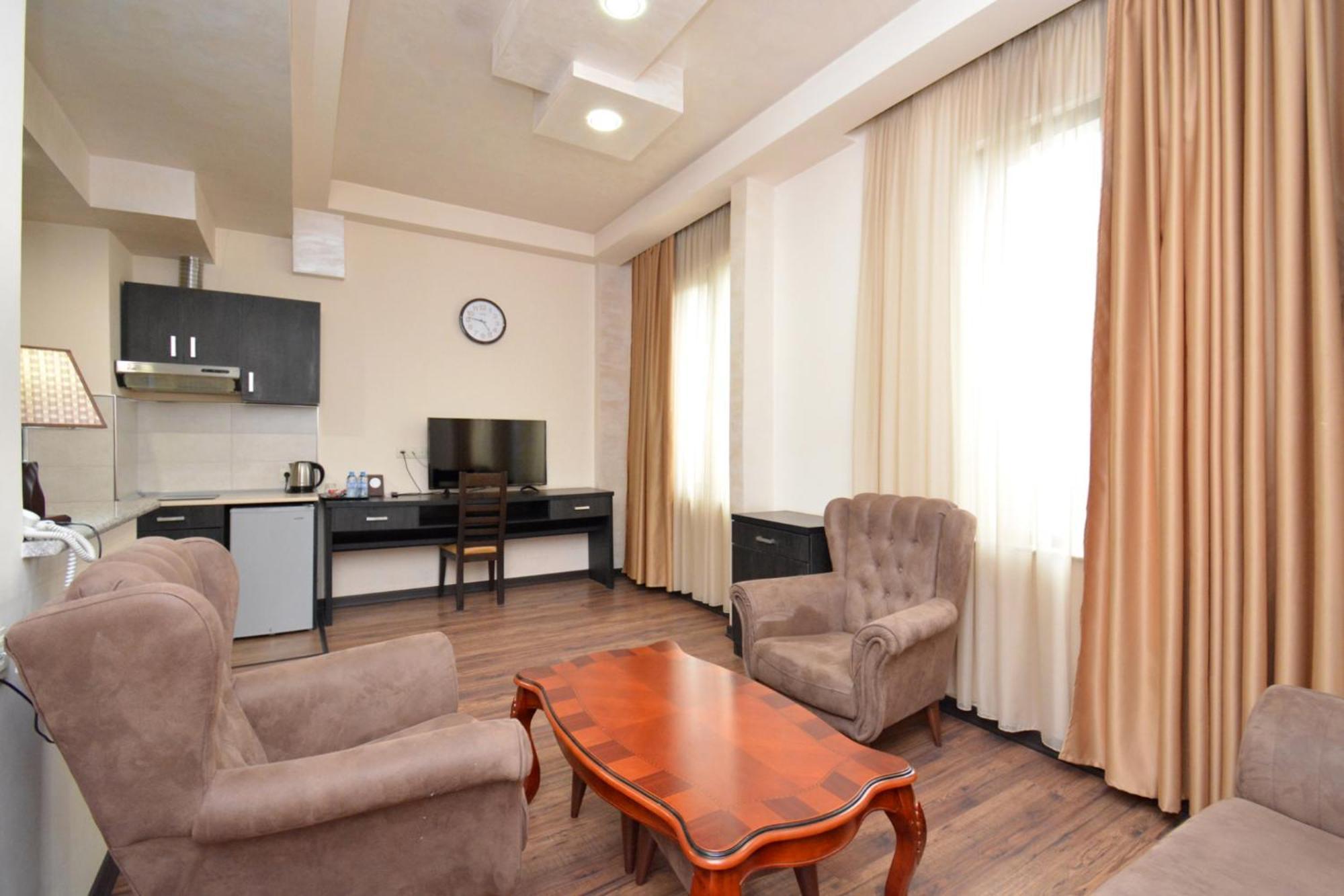 Hotel Partiez 예레반 외부 사진